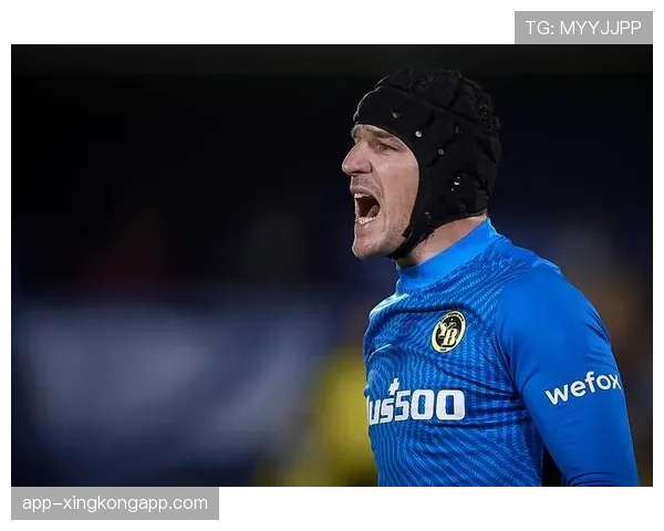 比利亚雷亚尔边卫佩德拉萨专访：谈现代足球对边后卫传中精度的极致要求