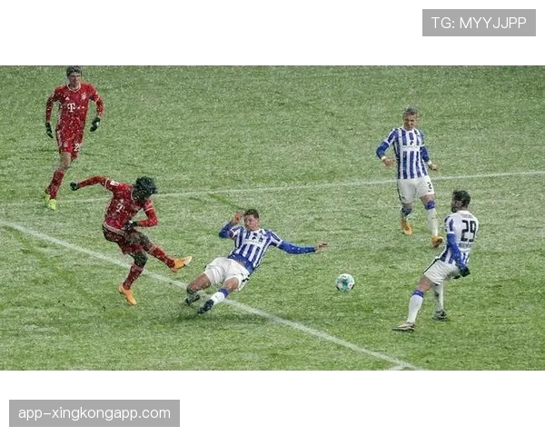 柏林万名球迷参加“为足球奔跑”慈善公益跑 柏林万名球迷参加“为足球奔跑”慈善公益跑